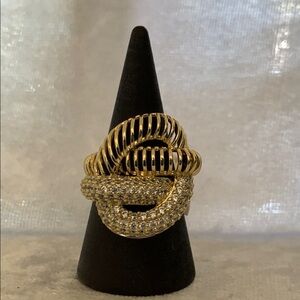 Gold and Silver Dual-Tone Ring with Timeless Elegance